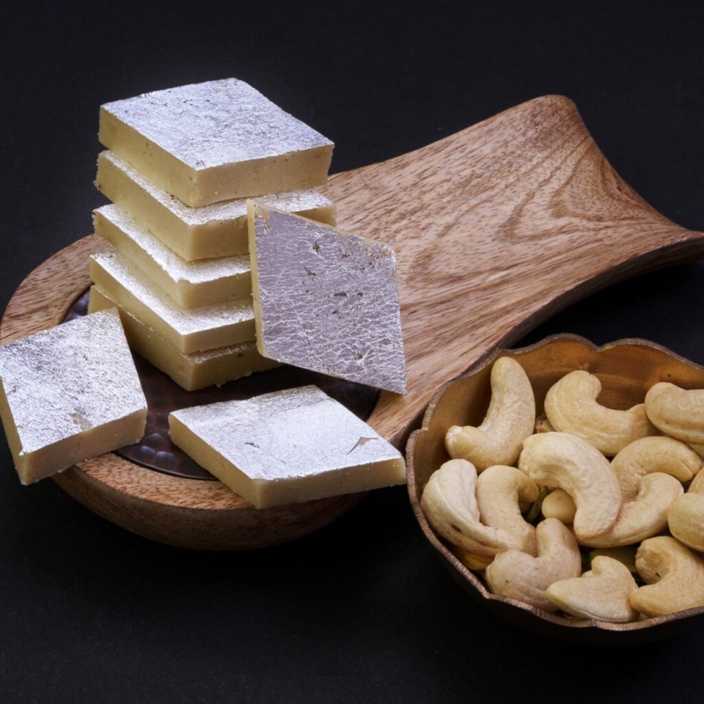 g2562ea395e50aec20f291d807e5f92dfc8e4c7220161e9f1629a3189a510ed513d84b32f9d24188a273540f6fc7d5a63aa2f2e494a077200be0e80b8b843fca6 1280 9477189 kaju sweets, kaju katli, indian sweets, dessert, murari sweets, sweets